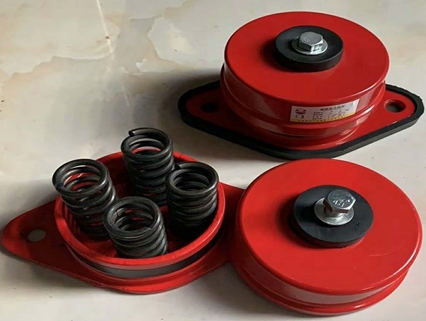 阻尼弹簧减震器700台发往大连